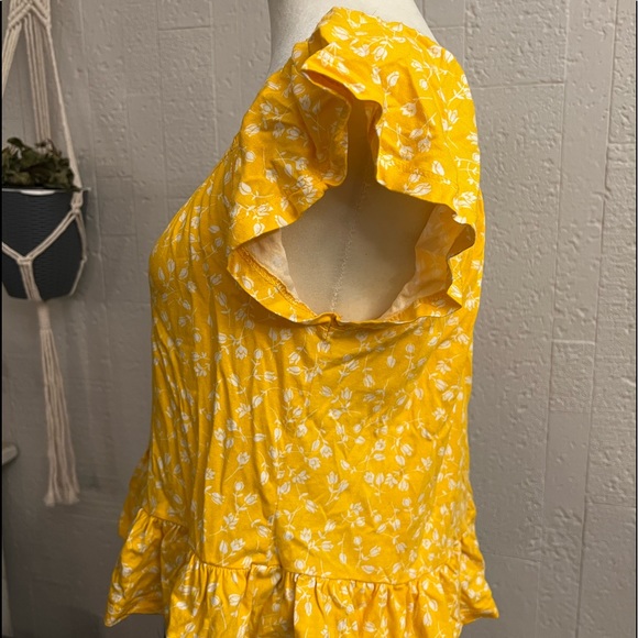 small blouse - Picture 2 of 7